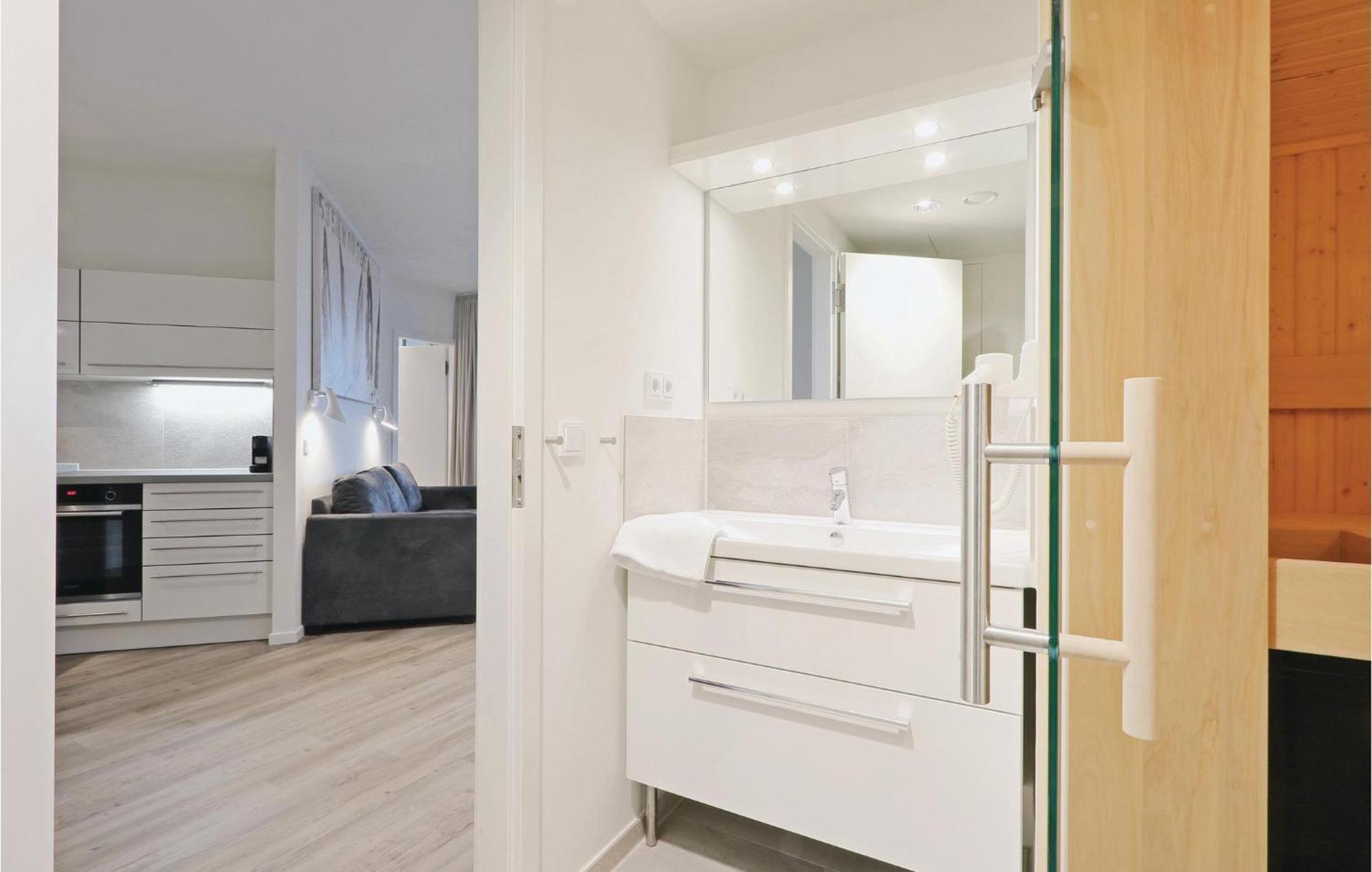 Stunning Apartment In Luebeck Travemuende With Wifi 외부 사진
